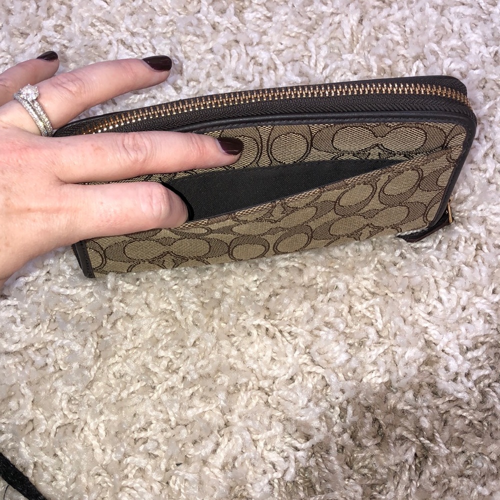 Coach Brown Black Signature Zip Wallet - Picture 4 of 7